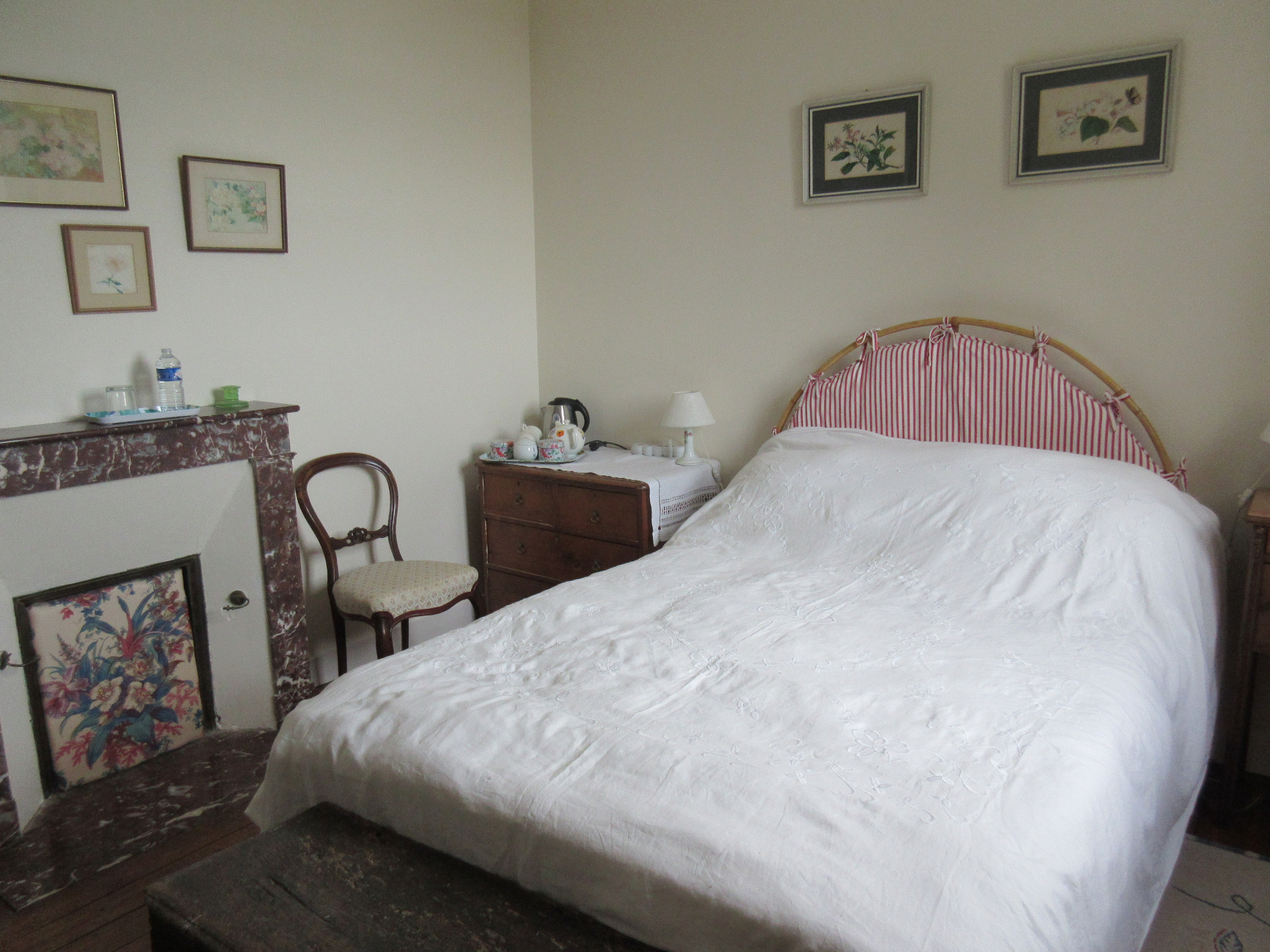 Bedroom 3 with a standard double bed and hand basin